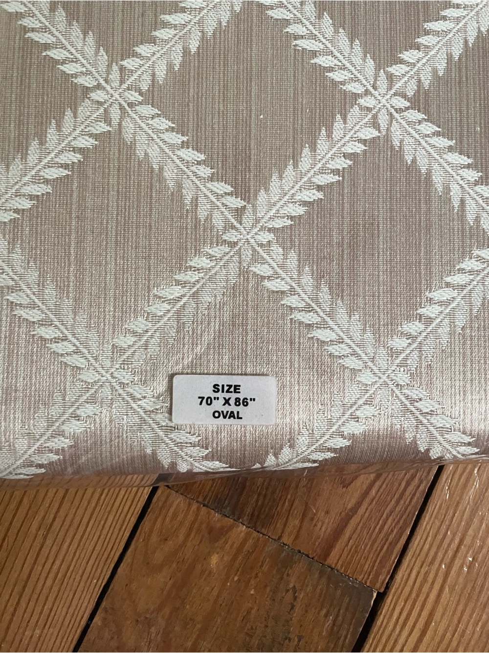 Lenox Laurel Leaf Oval Tablecloth - Picture 2 of 3